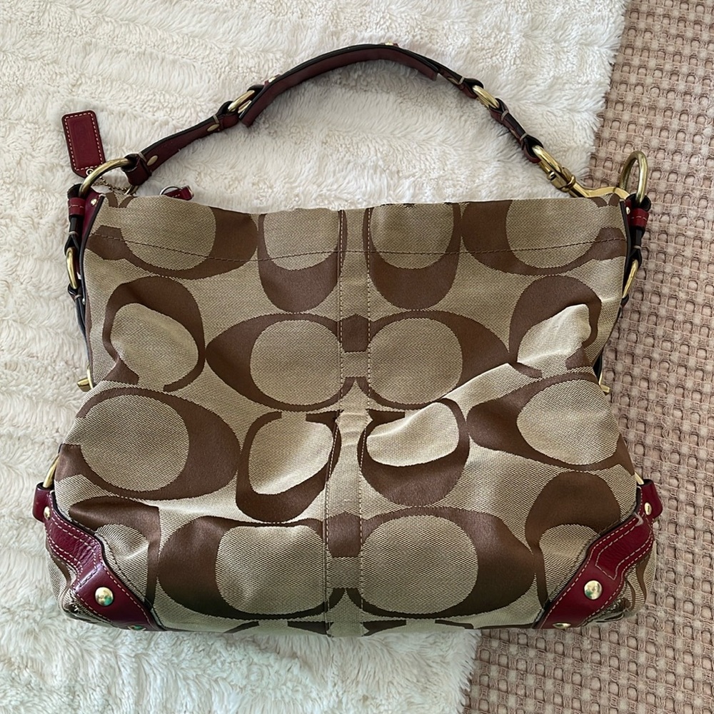 Coach Carly shoulder bag